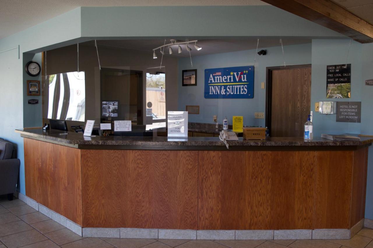 Amerivu Inn And Suites Shawano Wi Екстер'єр фото