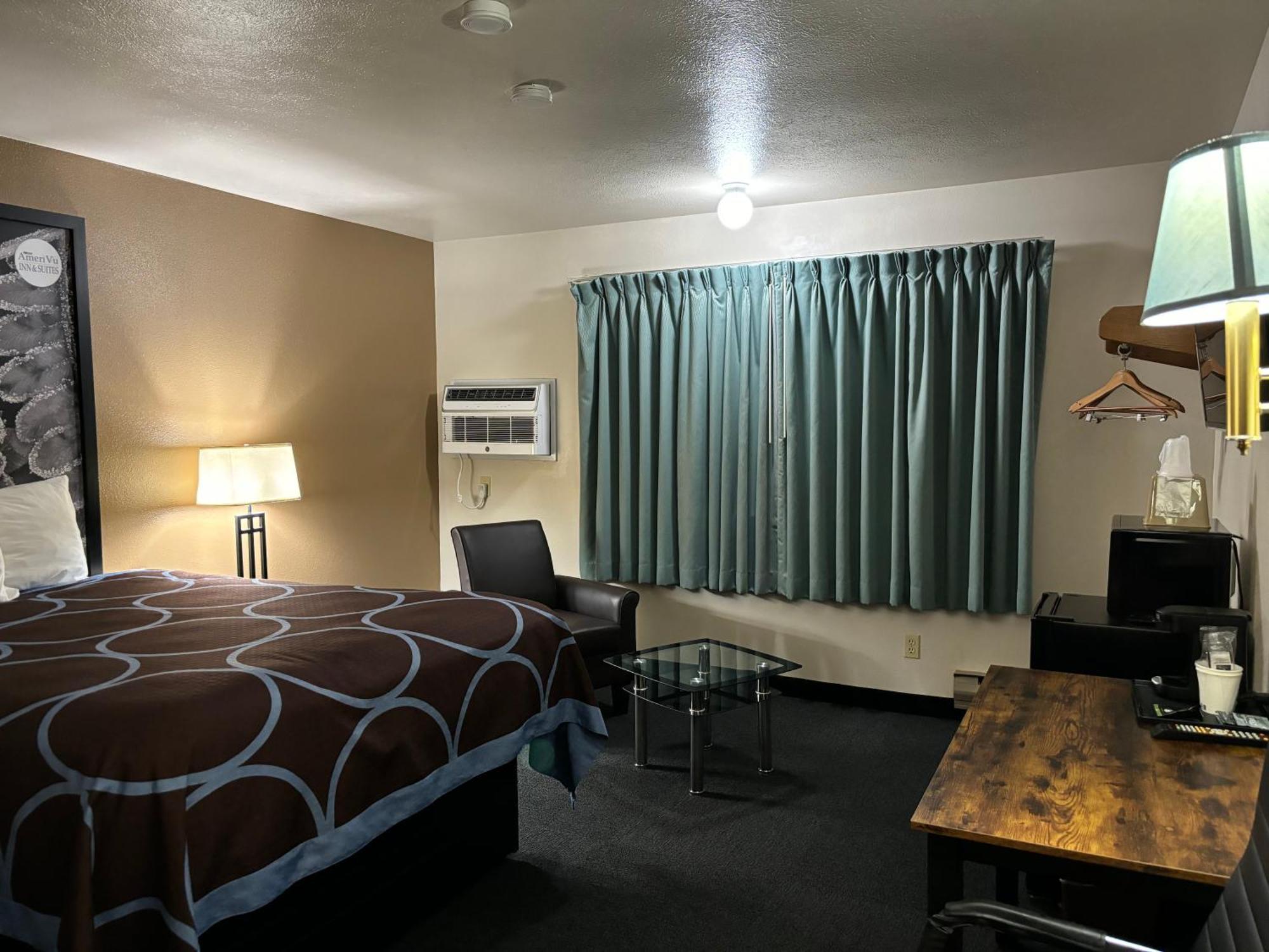 Amerivu Inn And Suites Shawano Wi Екстер'єр фото
