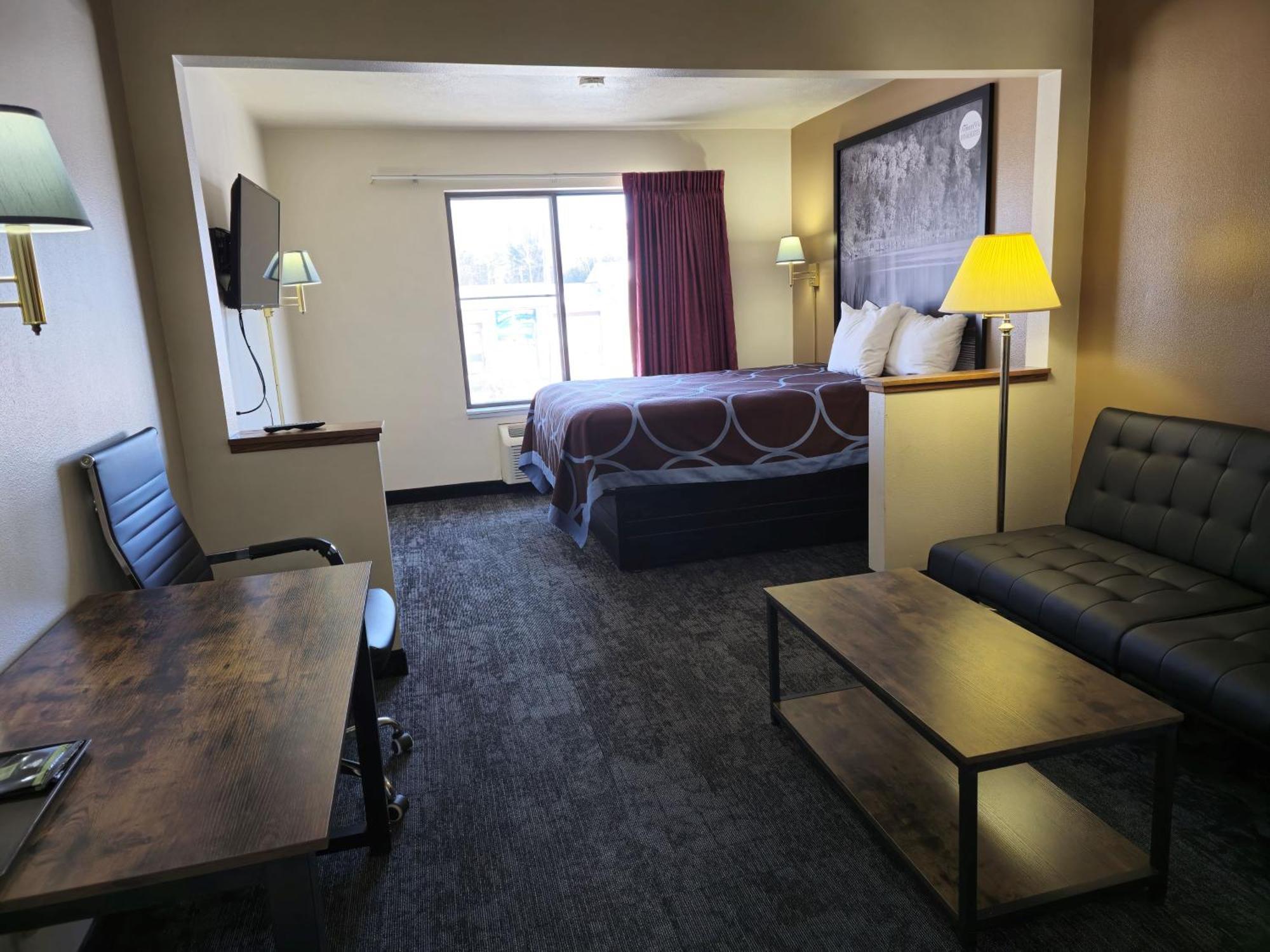 Amerivu Inn And Suites Shawano Wi Екстер'єр фото